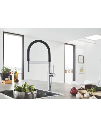 Смеситель для кухни с гибким изливом Grohe Essence New (30294000)