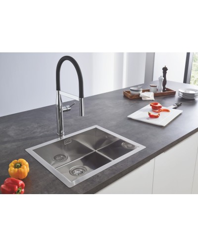 Смеситель для кухни с гибким изливом Grohe Essence New (30294000)