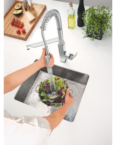 Смеситель для кухни с гибким изливом Grohe Eurocube (31395DC0)