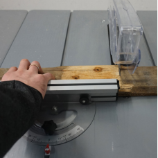 Настольная циркулярная пилка - HECHT 8254