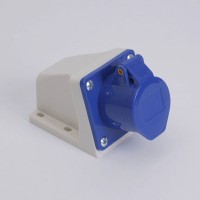 Розетка стационарная наружная 7113 16А 220В 2Р+Е IP44 LEE